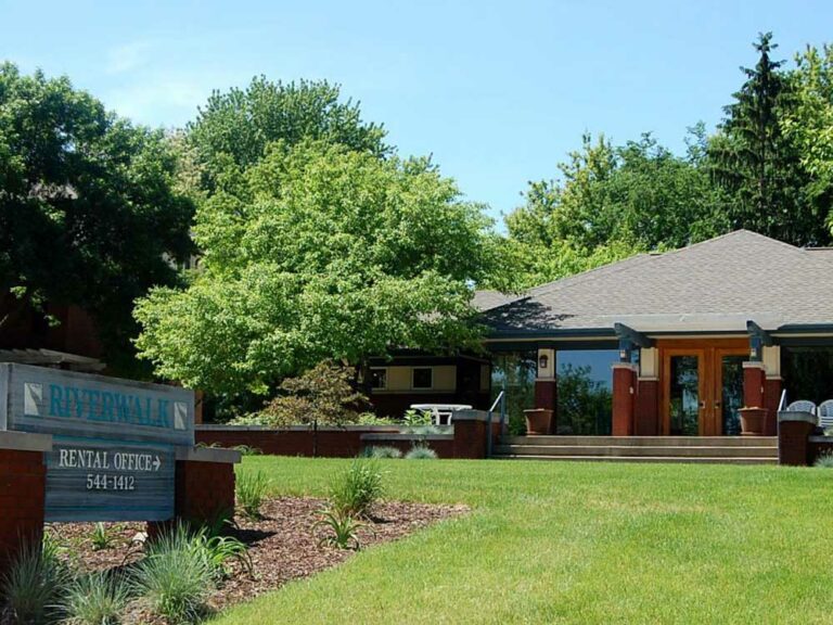 Rental Office For RiverWalk