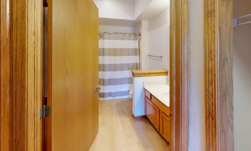 Rivers-Edge-Unit-5025-2-Bed-2-Bath-Bathroom